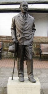 Arthur Conan Doyle statue de Conan Doyle